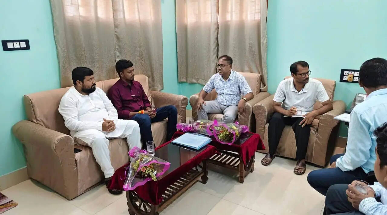 बाढ़ की स्थिति को लेकर जिला सिंचाई विभाग में विशेष बैठक, दो विधायक रहे मौजूद