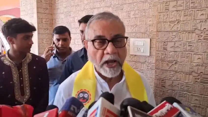 महेश रथयात्रा के दौरान इस बार होगी हेलीकॉप्टर से पुष्प वर्षा, उद्योग मंत्री तापस राय ने दी जानकारी