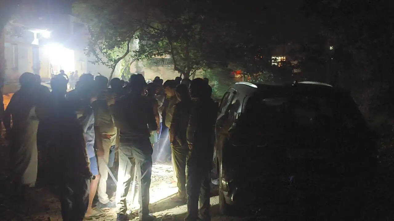 रिठी गांव में सादे कपड़ों में पहुंची महाराष्ट्र पुलिस, संदिग्ध समझ ग्रामीणों ने की मारपीट