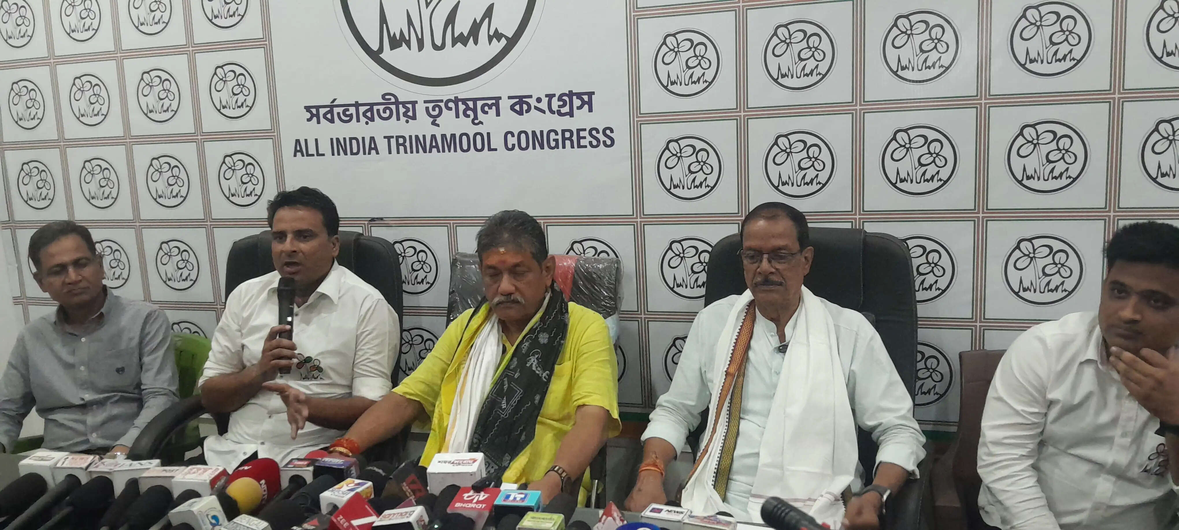 तृणमूल जिलाध्यक्ष नरेंद्रनाथ चक्रवर्ती ने पीएम के आरोप को सिरे से खारिज किया