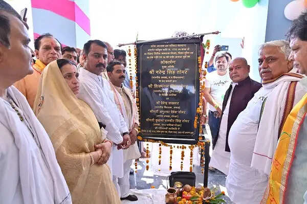 सरकार की मंशा-हर व्यक्ति तक पहुँचे स्वास्थ्य और विकास: नरेन्द्र सिंह तोमर
