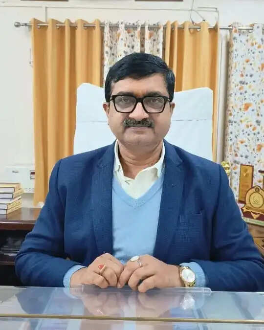 (संशोधित) मोहम्मदाबाद ब्लॉक के एसडीएम सदर प्रशासक नियुक्त