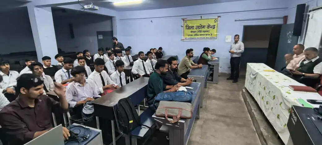 व्यवसाय&nbsp;शुरू&nbsp;करें&nbsp;छात्र,&nbsp;प्रशासन&nbsp;करेगा&nbsp;मदद