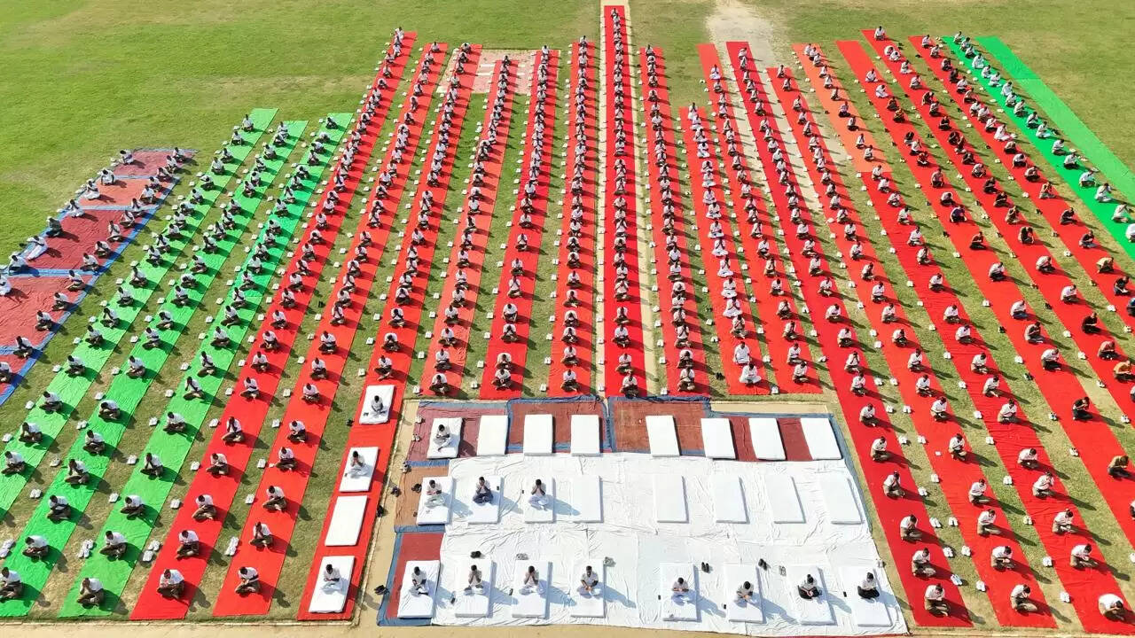 योग को अपनी जीवनशैली का हिस्सा बनाएं : पुलिस उपमहानिरीक्षक