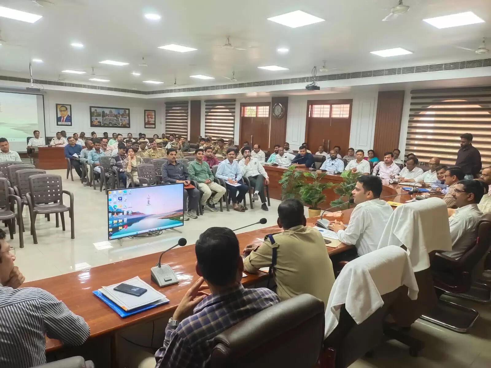 लखीमपुर खीरी में 16 केंद्रों पर 25 से 27 अप्रैल तक होगी होमगार्ड परीक्षा, सीडीओ ने ली बैठक