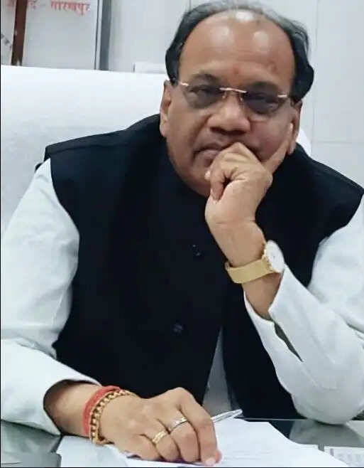 संक्रमित व्यक्ति के खांसने, छींकने या बात करने से होता है स्वाइन फ्लू : डाॅ. आशुतोष दुबे