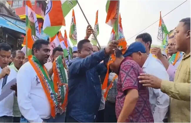 53 परिवार कांग्रेस छोड़ तृणमूल में शामिल