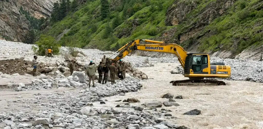 तमक नाले मे लापता बीआरओ के चालक पंकज की तलाश मे जुटी रेसक्यू टीमें