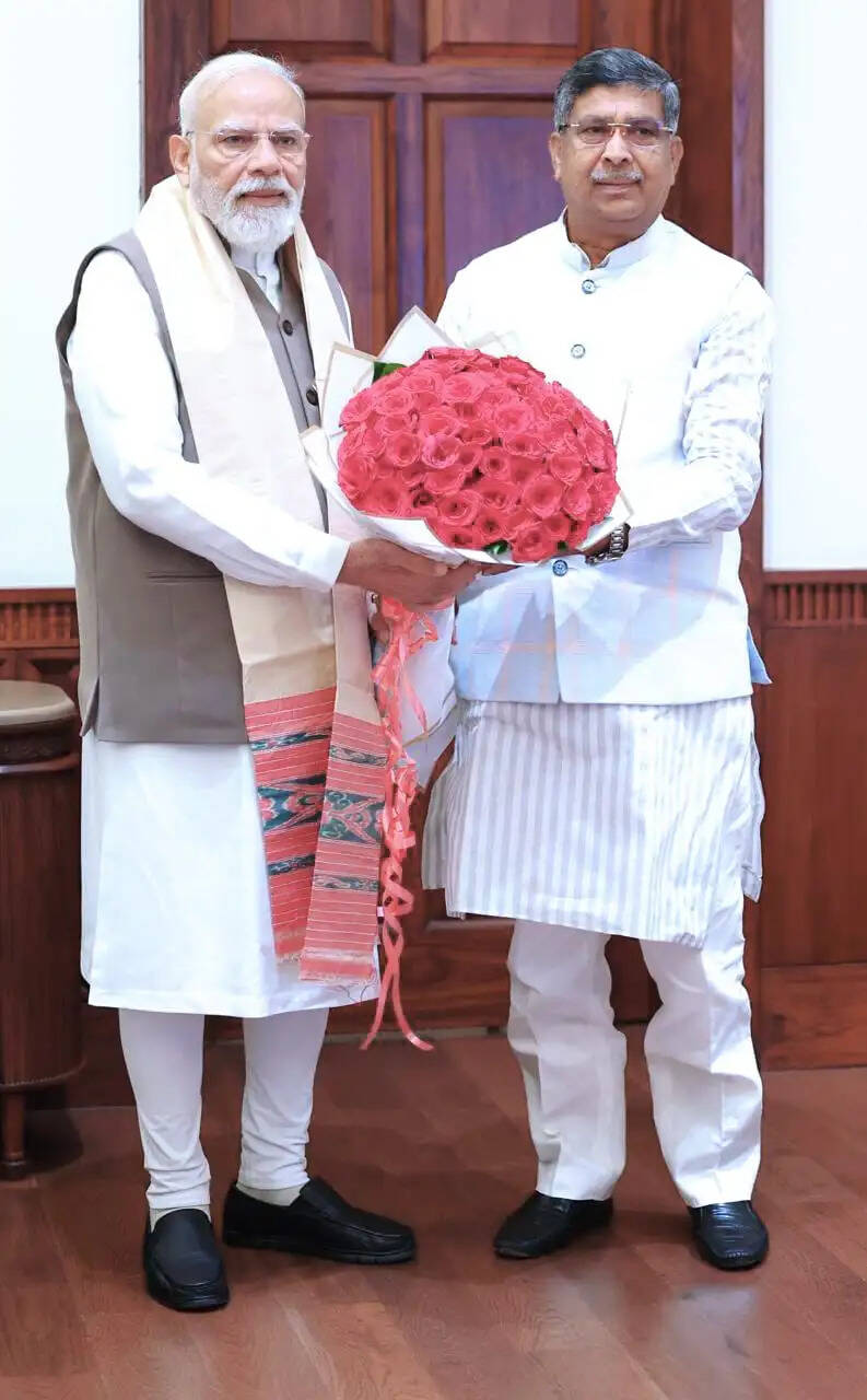 प्रधानमंत्री से मिले भाजपा प्रदेश अध्यक्ष आदित्य साहू, शासन प्रमुख के रूप में 8931 दिन पूरे होने पर दी बधाई