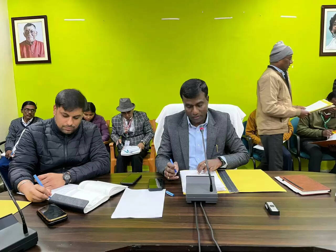 नगरपालिका चुनाव में समन्वय से काम करें अ‍धिकारी : उपायुक्‍त