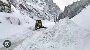 जम्मू-कश्मीर और लद्दाख में कड़ाके की ठंड, द्रास में पारा -9.9 डिग्री