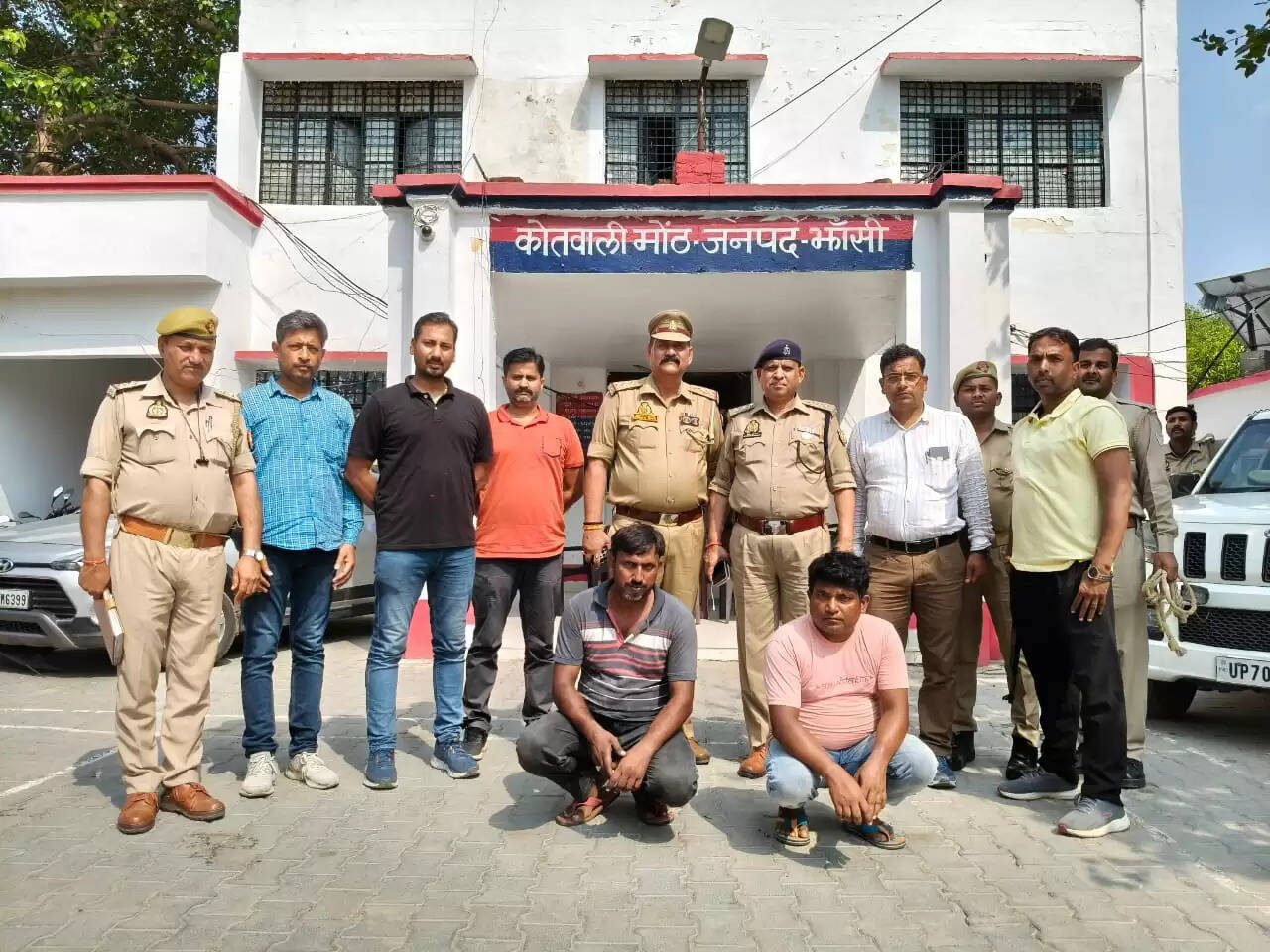 एसटीएफ ने 85 लाख के गांजा के साथ दाे तस्कराें काे किया गिरफ्तार