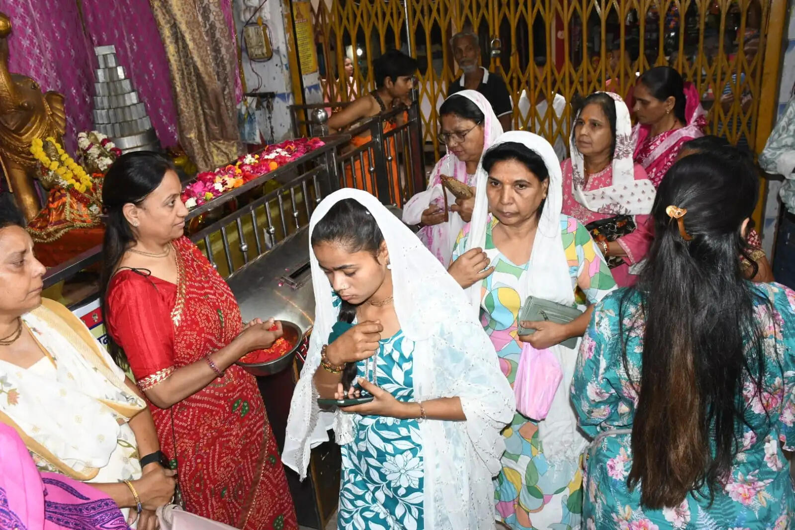 माता के खजाने से पूरी होती हैं मनोकामनाएं, हर शुक्रवार बरसती है समृद्धि : करन रामानुज दास