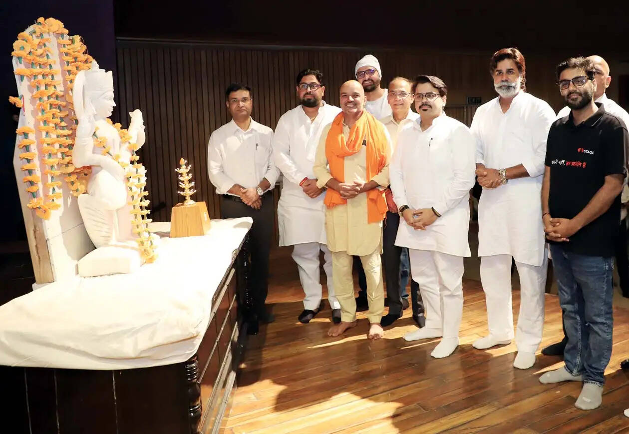 हिसार : महापुरुष किसी एक समाज के नहीं, बल्कि पूरे राष्ट्र की धरोहर : डॉ. विजय कुमार