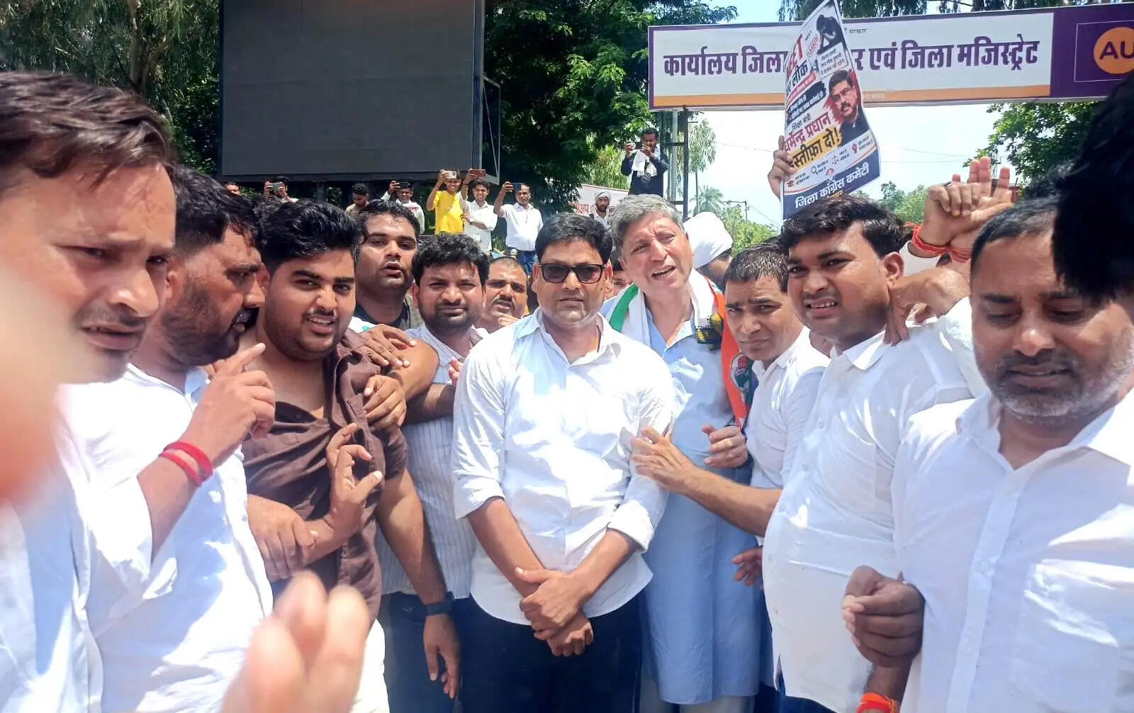 युवाओं के भविष्य के साथ खिलवाड़ बर्दाश्त नहीं : वोहरा