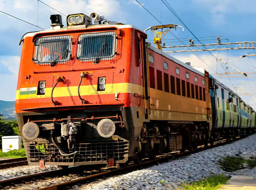 एक मई से बदल जाएंगे मंडोर सुपरफास्ट एक्सप्रेस के नंबर