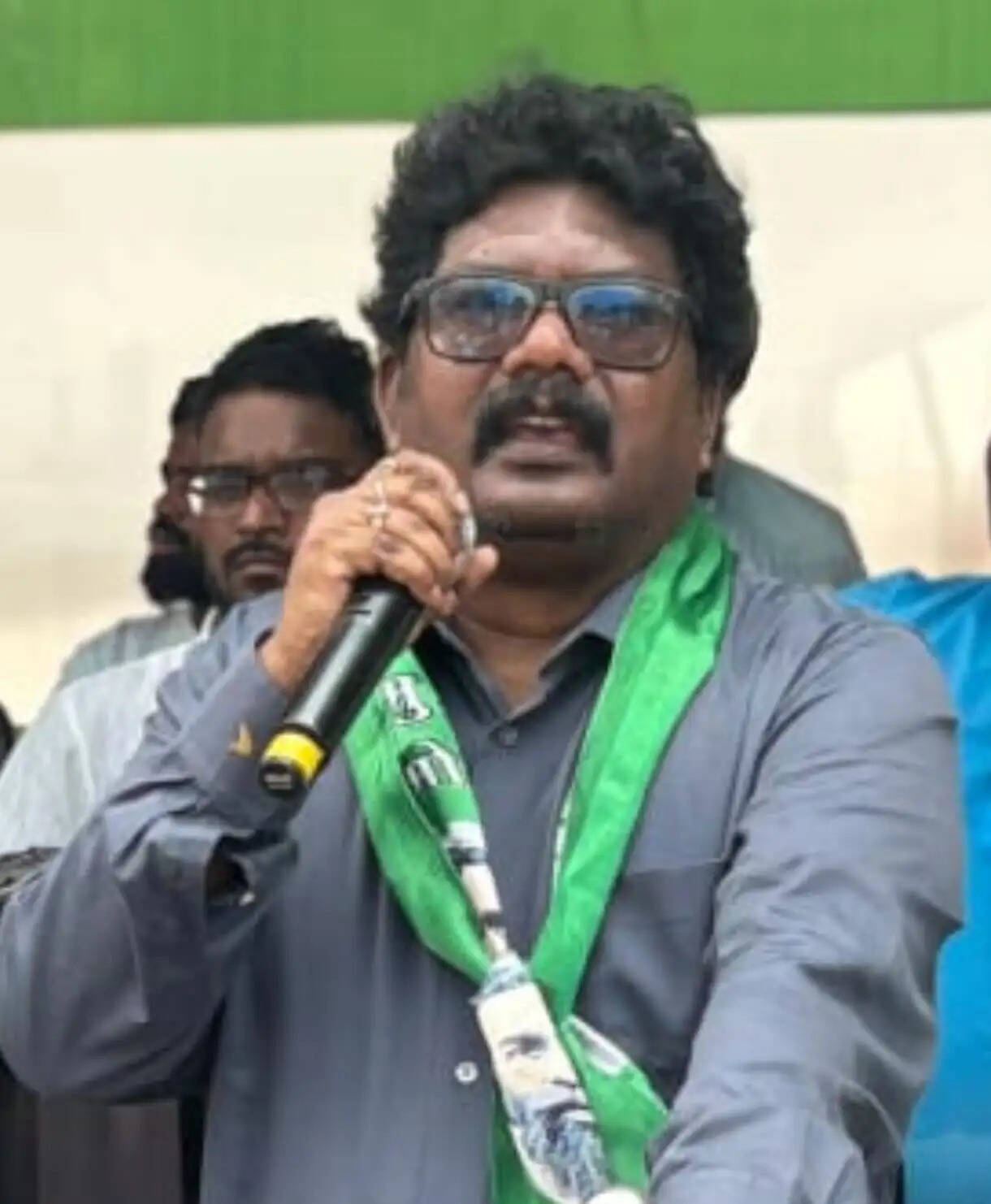 झामुमो नेता के खिलाफ पत्नी ने दर्ज कराई प्राथमिकी