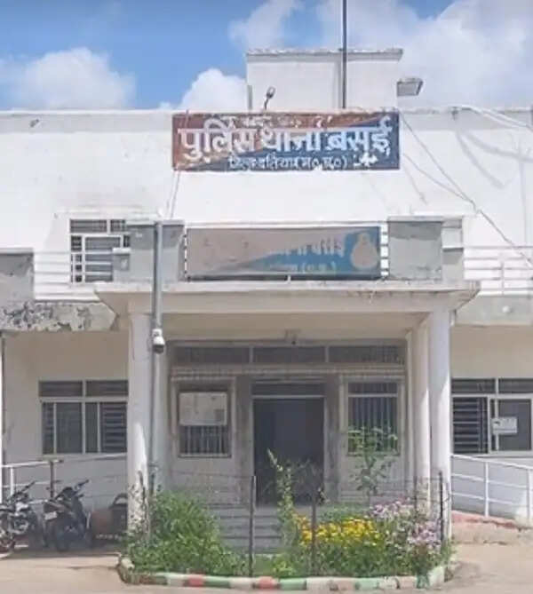 दतिया: बसई-बरधुवा मार्ग पर तेज रफ्तार ट्रक ने बाइक को मारी टक्कर, युवक की मौत
