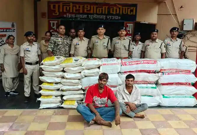 तीन क्विंटल से अधिक अवैध गांजा के साथ दो अंतरराज्यीय आरोपित गिरफ्तार