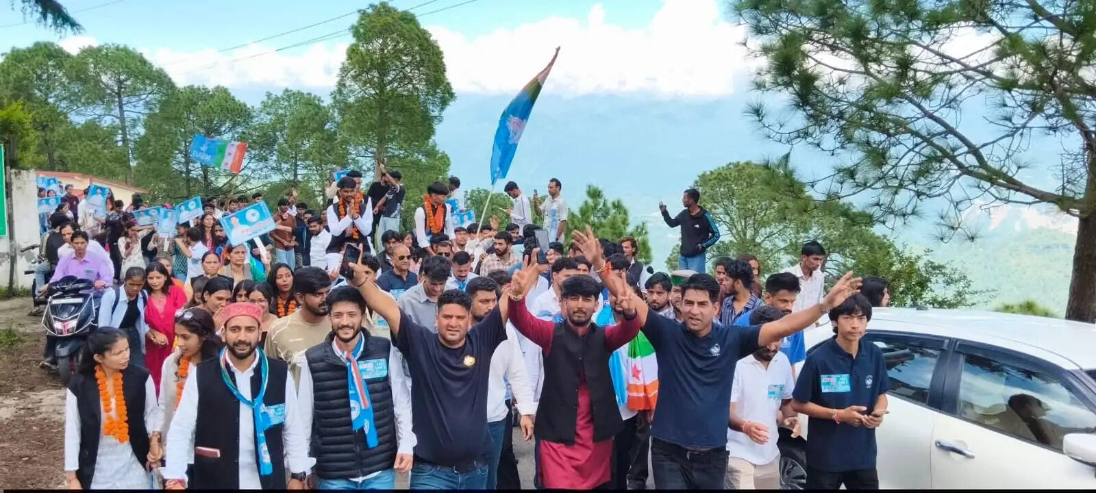 छात्रसंघ चुनाव में तेज हुआ मुकाबला, एनएसयूआई व एबीवीपी ने रैली निकालकर दिखाई ताकत