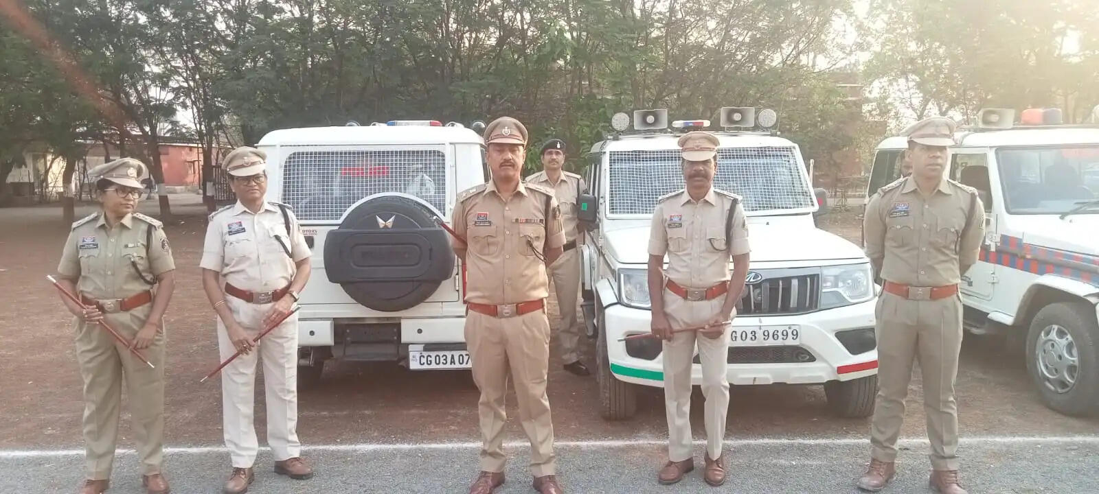 जांजगीर-चांपा में पुलिस की नई पहल : 10 वाहनों में लगी लोहे की जाली, पथराव और भीड़ से मिलेगा बेहतर सुरक्षा कवच