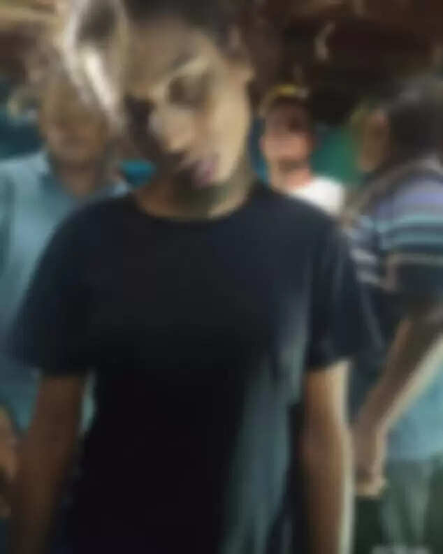 कमरे में युवती ने फाँसी लगाकर की आत्‍महत्‍या, पुल‍िस जांच में जुटी