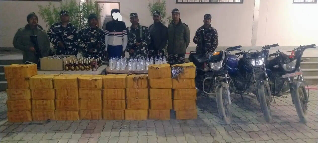 एसएसबी की बड़ी कार्रवाई: 356.04 लीटर नेपाली शराब के साथ एक गिरफ्तार, तीन बाइक जब्त