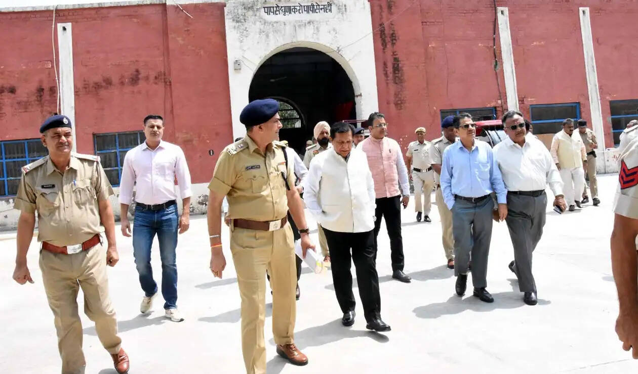 हिसार : प्रत्येक व्यक्ति के मानवाधिकारों की रक्षा प्रशासन की सर्वोच्च जिम्मेदारी : न्यायमूर्ति ललित बत्रा
