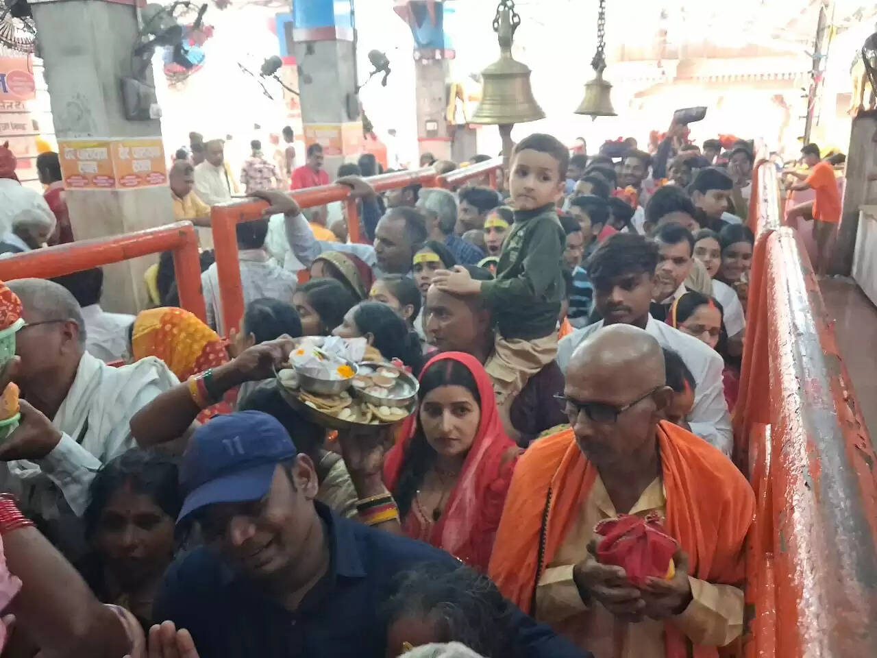 विंध्यधाम में श्रद्धा का सैलाब, मां के चरणों में झुके ढाई लाख शीश