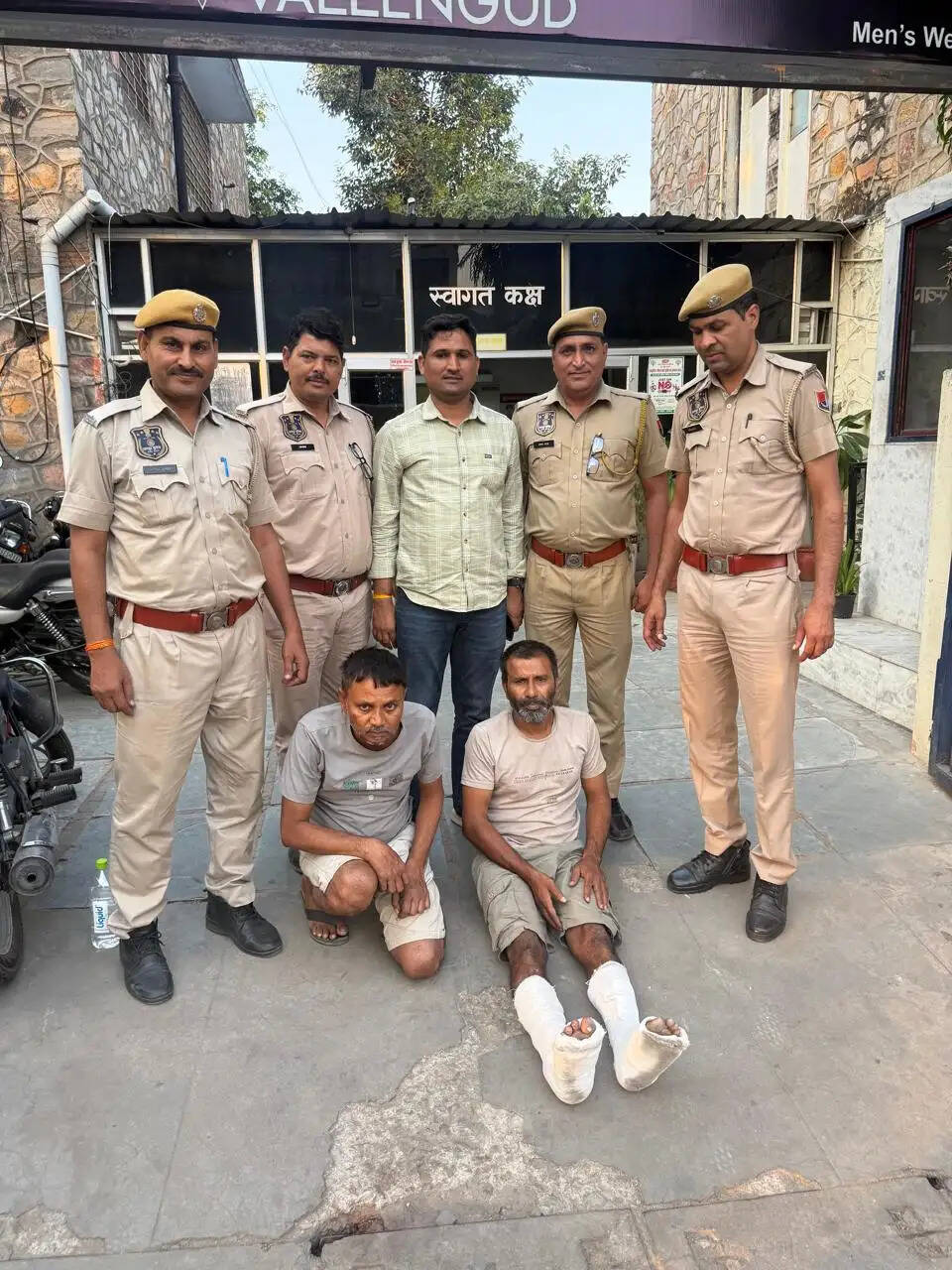 राडो शोरूम से पांच करोड़ की 251 घड़ियां चोरी करने वाली गैंग के दो सदस्य बिहार से गिरफ्तार
