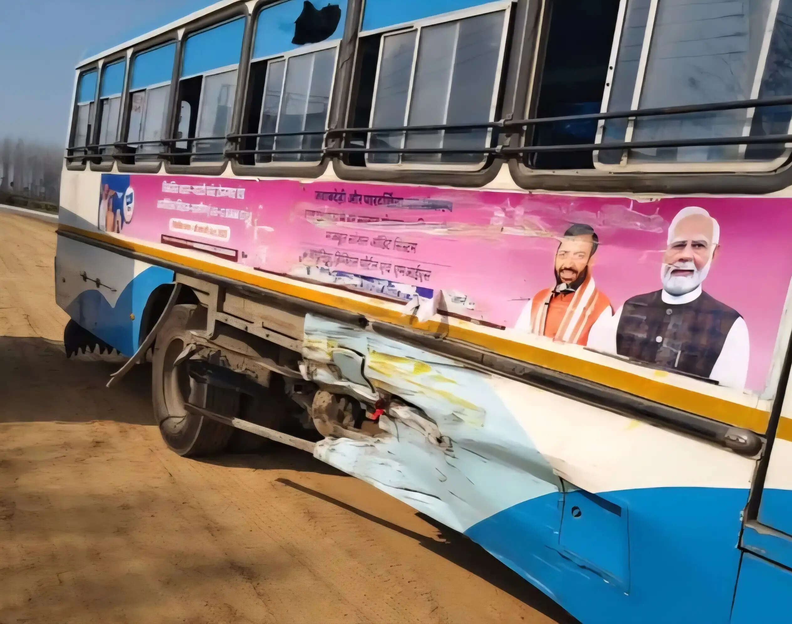 यमुनानगर:रोडवेज बस को तेज रफ्तार ट्रक की टक्कर, कई यात्री घायल