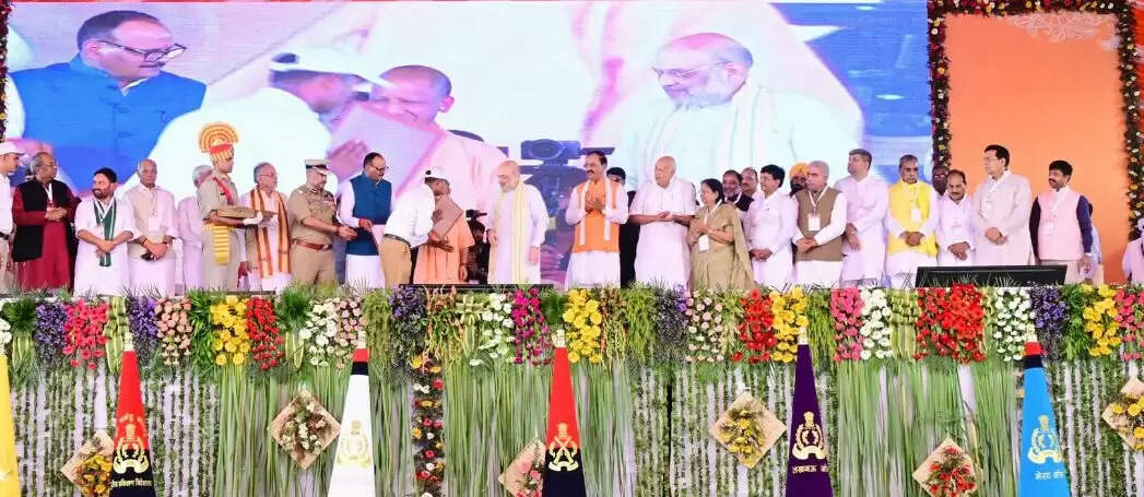 भारत 2026 तक नक्सलवाद से पूरी तरह होगा मुक्त: अमित शाह