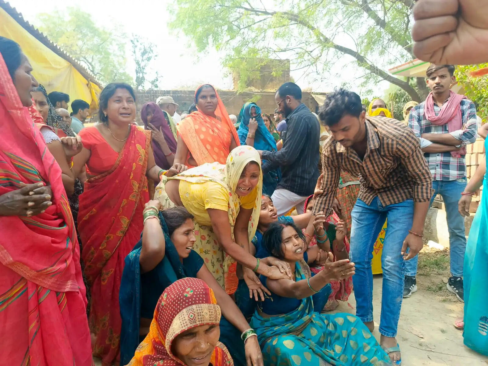 विवाहिता की संदिग्ध मौत, ससुरालियाें पर लगा दहेज हत्या का आरोप