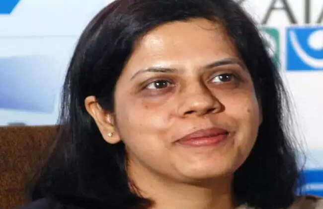 पश्चिम बंगाल में शीर्ष अधिकारियों के तबादले पर सियासी घमासान, तृणमूल का विरोध