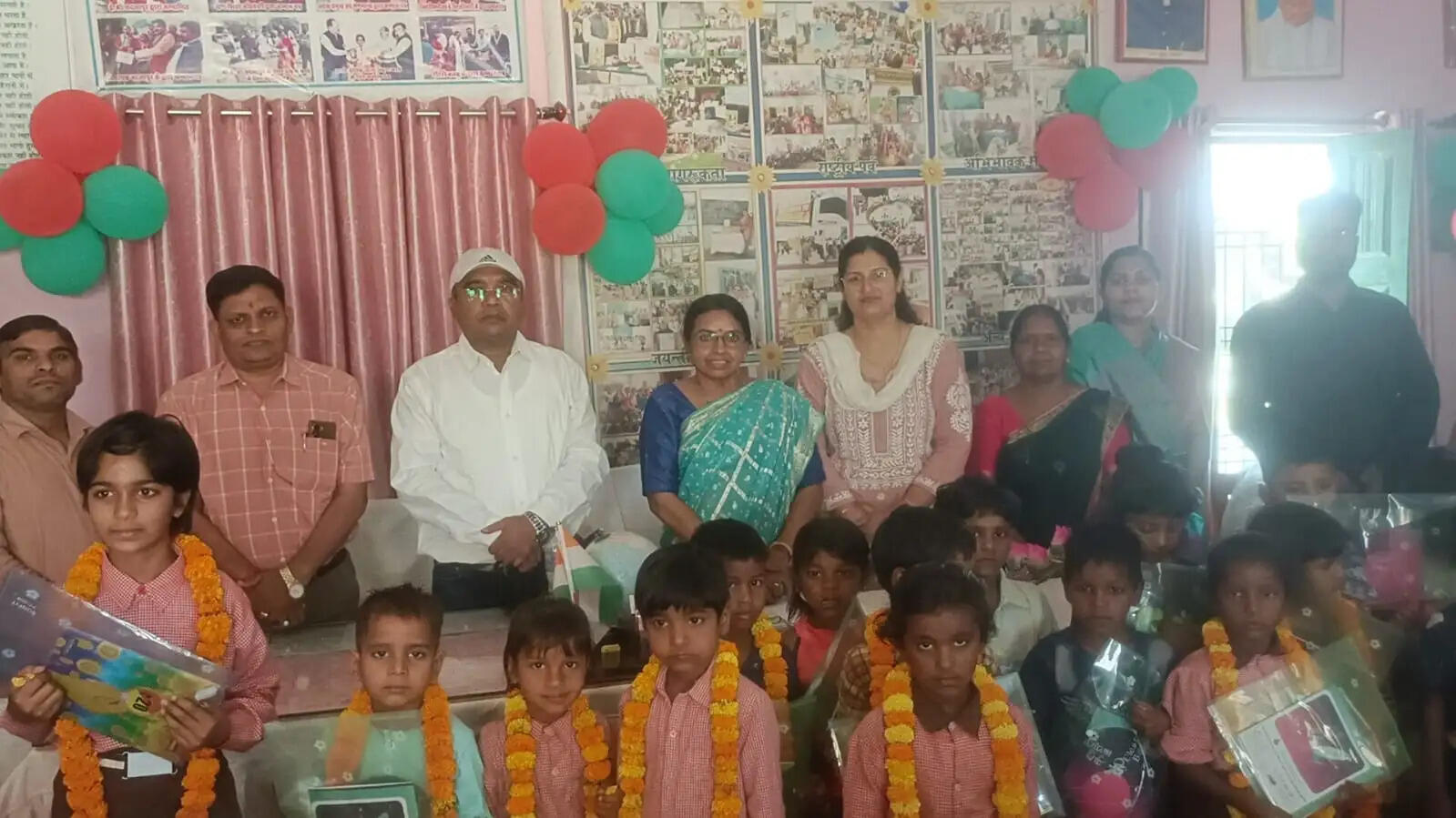 नामांकन मेले में 30 नवप्रवेशी बच्चों का दाखिला, बीएसए ने किया उत्साहवर्धन