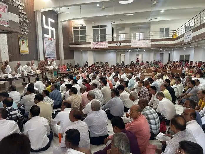 भक्तामर स्तोत्र के सामूहिक पाठ से गूंजा मंदसौर, विश्व कल्याण और शांति की कामना
