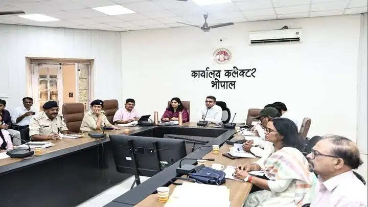 भोपालः जिला स्वास्थ्य एवं पोषण समिति की संयुक्त बैठक में हुई स्वास्थ्य सेवाओं की समीक्षा