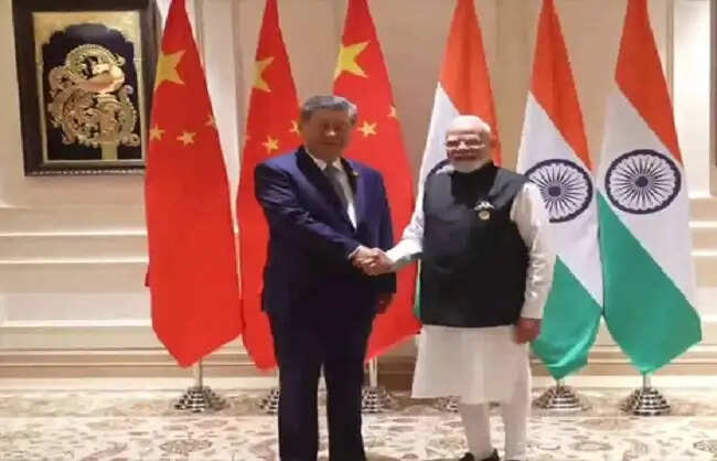 मोदी ने जिनपिंग के साथ की द्विपक्षीय बैठक