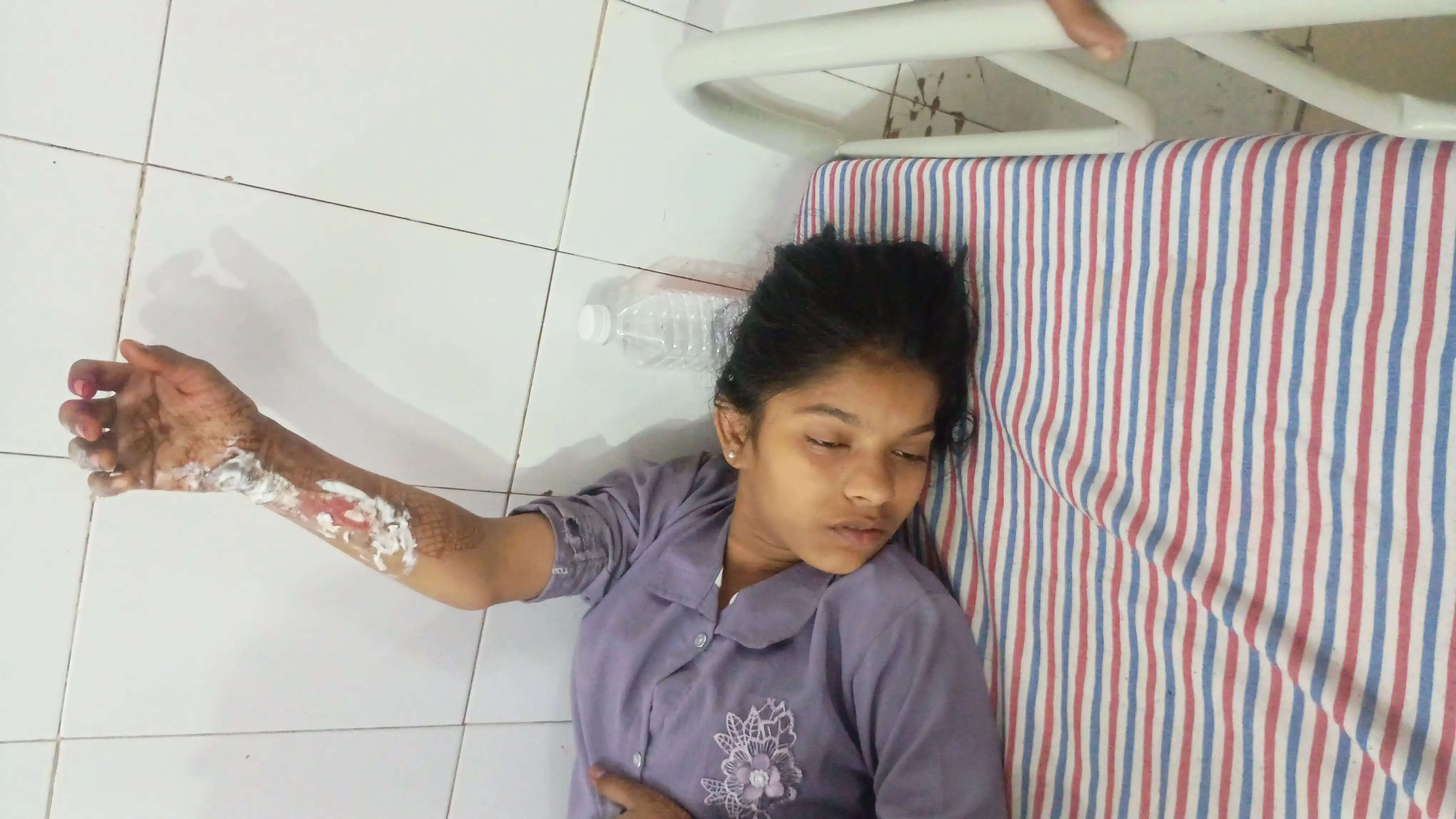 देवी दर्शन काे जा रहे 11 टेंपो सवार सड़क हादसे में घायल, मेडिकल कॉलेज में भर्ती