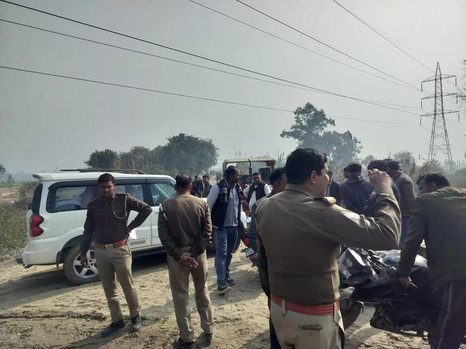 खनन अधिकारी की बड़ी कार्रवाई, दो जेसीबी समेत सात वाहन सीज