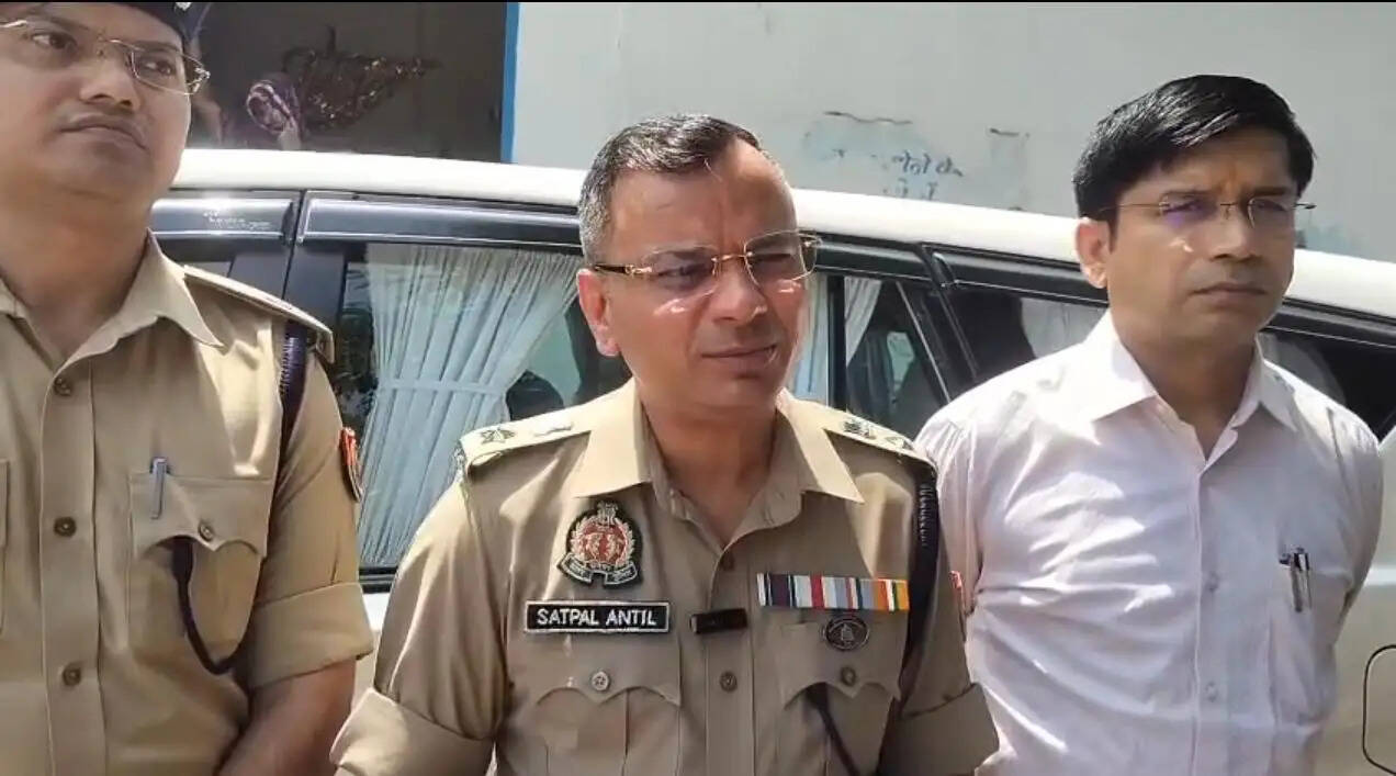 मुरादाबाद में गोबर डालने को लेकर विवाद में फायरिंग, एक युवक की मौत