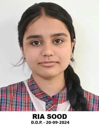 सीबीएसई बारहवीं के परीक्षा परिणाम में डीएवी सीपीएस मंडी का दबदबा, नंदिनी और रिया सूद ने किया टॉप
