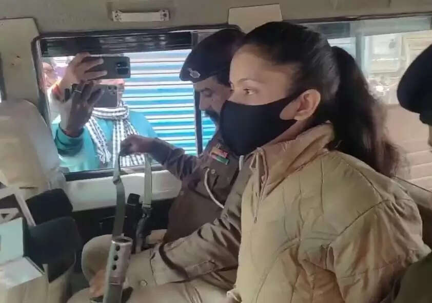 लापता दो नाबालिग छात्राओं पर किडनी रैकेट का साया