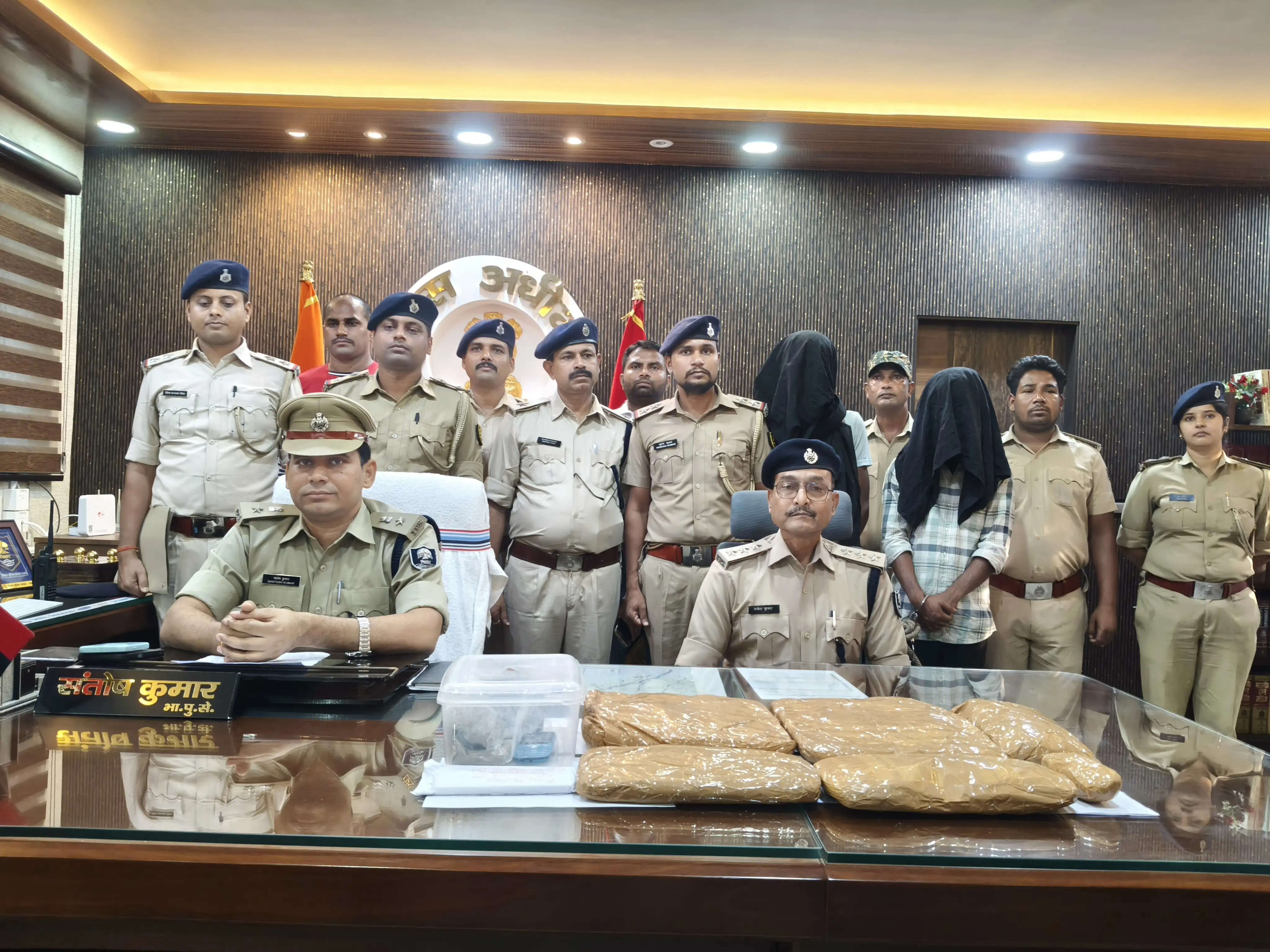 82 लाख के मादक पदार्थ के साथ दो अंतरराज्यीय तस्कर गिरफ्तार