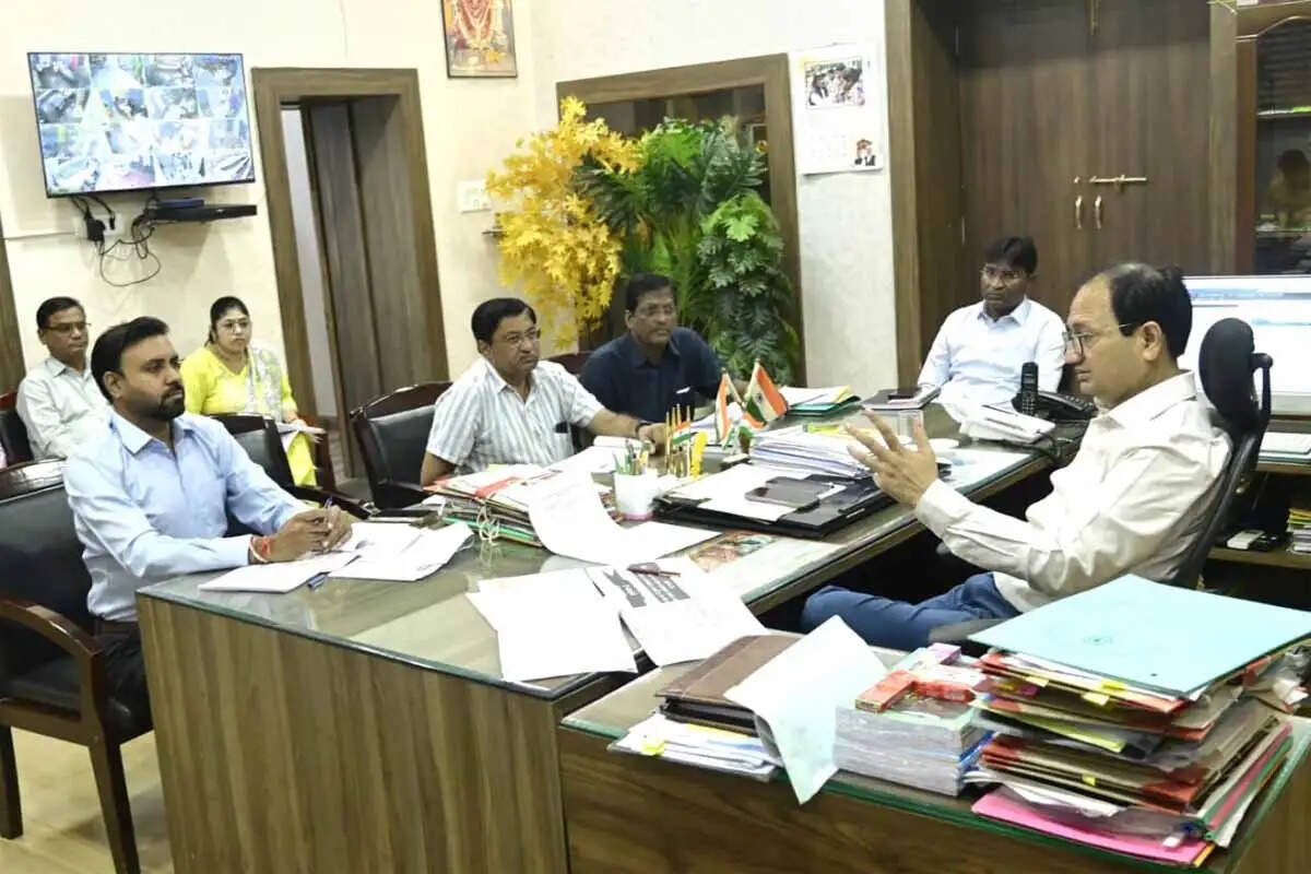 तूफान से फसल क्षति का युद्ध स्तर पर होगा सर्वे, &nbsp;बिलासपुर&nbsp;कलेक्टर ने ली आकस्मिक बैठक