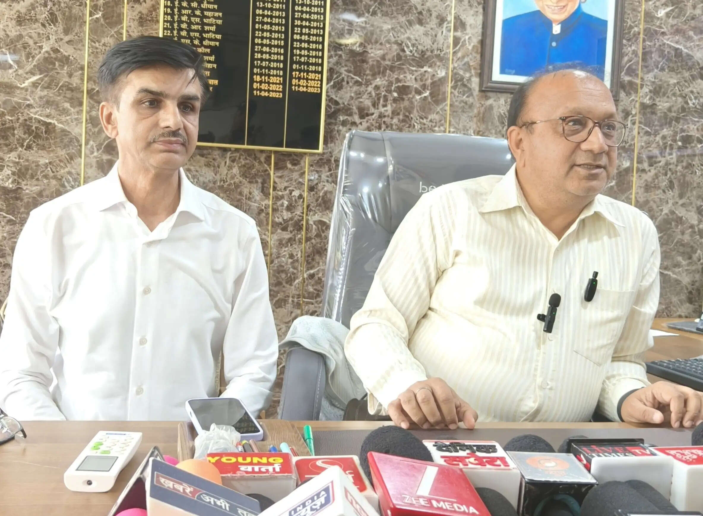 बढ़ती गर्मी के चलते जलशक्ति विभाग सिरमोर ने कसी कमर,पानी की शिकायतों के लिए फोन और व्हाट्स एप नम्बर किए जारी