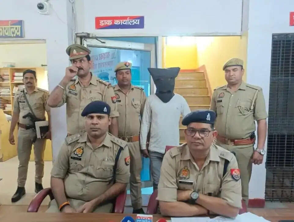 फैक्ट्री मालिक से 12 लाख की रंगदारी मांगने वाला गिरफ्तार