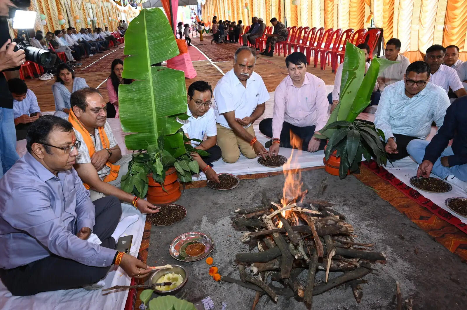 विश्वकर्मा दिवस पर टीएचडीसी इंडिया में मशीनों और औजारों की पूजा