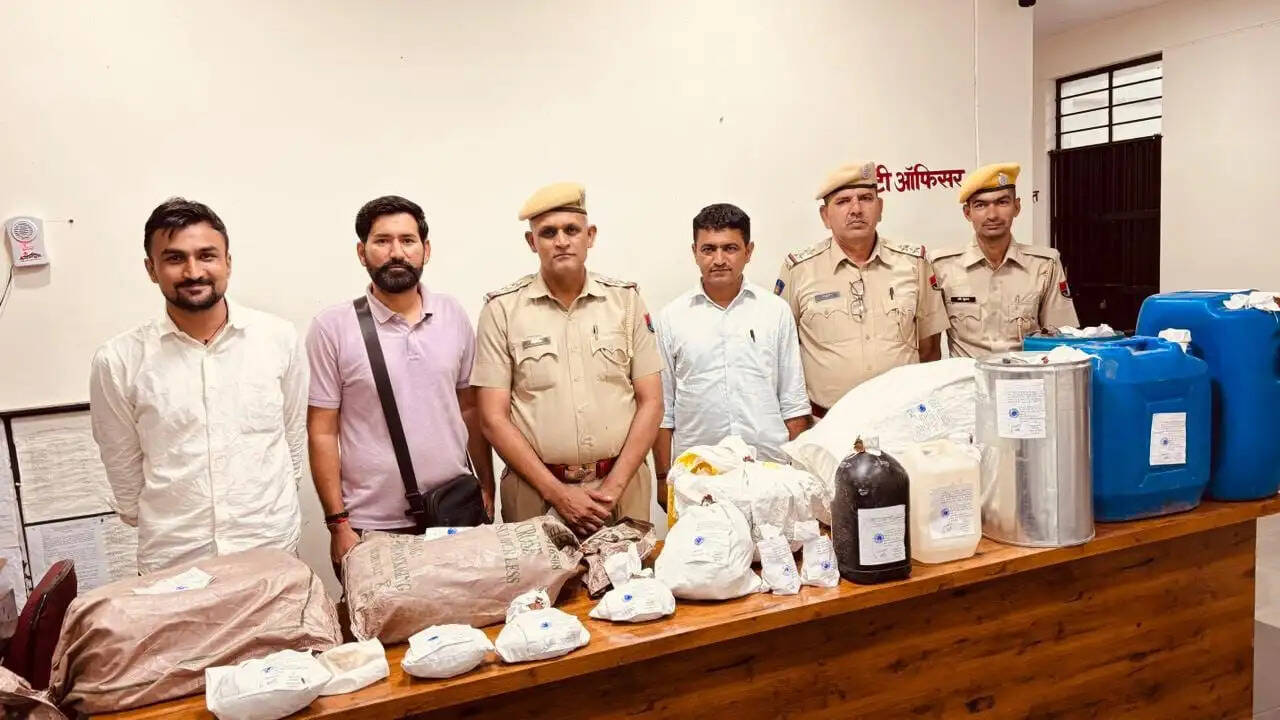 एजीटीएफ ने किया ड्रग्स फैक्ट्री का भंडाफोड़ : कर्ज चुकाने के लिए घर को बनाया मौत की लैब