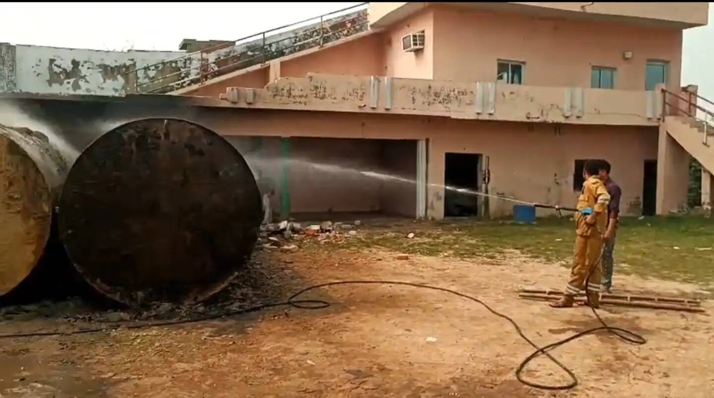 केरोसिन के टैंक में लगी आग,फायर ब्रिगेड टीम ने पाया काबू